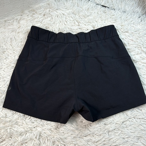 Lululemon On The Fly Short *2.5" Black - Picture 4 of 5